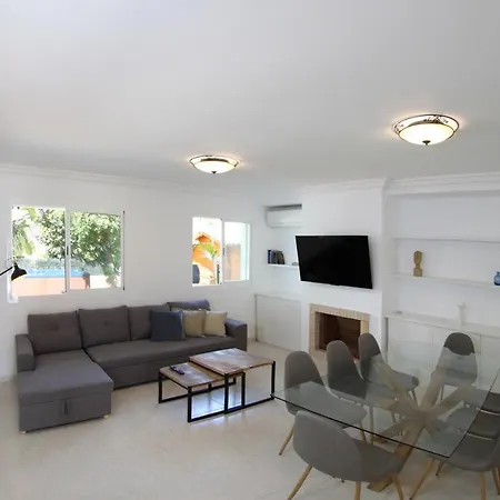 Alcudia, Lovely House With Jacuzzi
