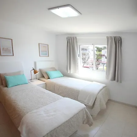 Alcudia, Lovely House With Jacuzzi *